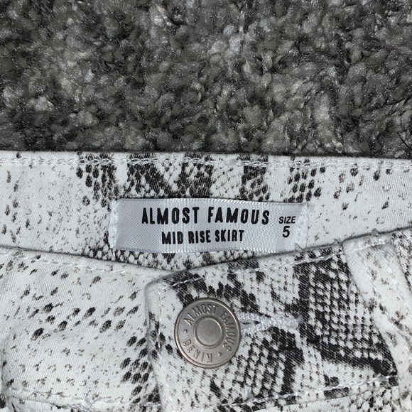 snake skin skirt - Picture 2 of 3